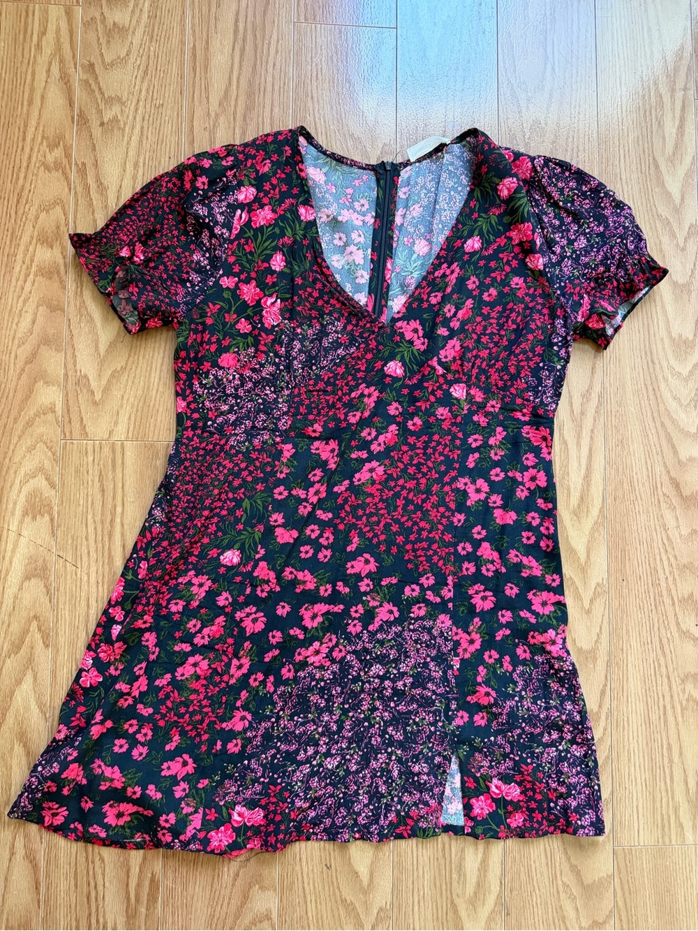 Women’s Black & Pink Floral V-Neck Mini Dress
